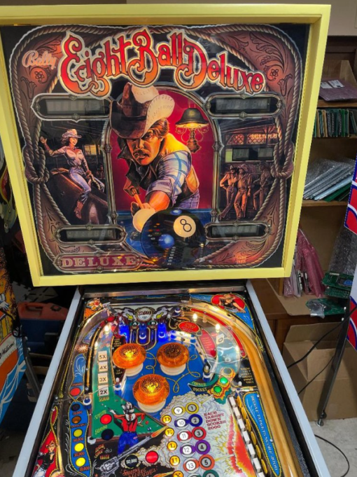 8 Ball Deluxe Pinball Machine for sale - perfect for collectors and enthusiasts