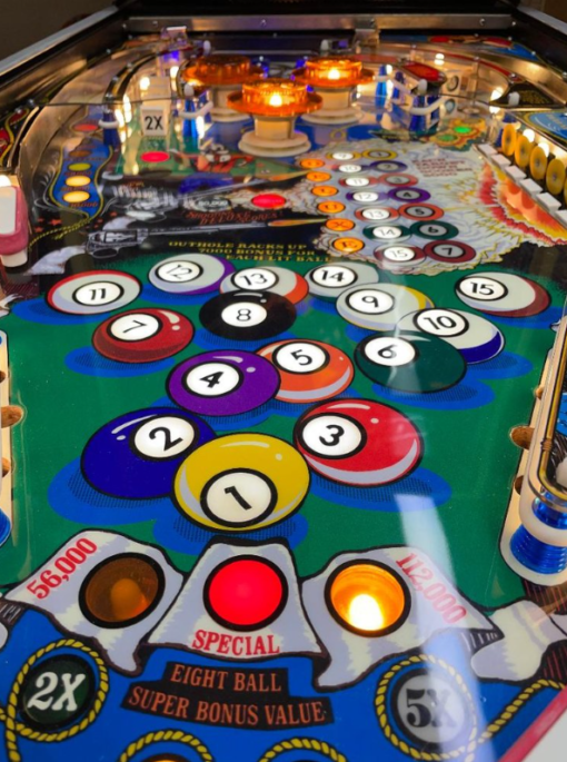 8 Ball Deluxe Pinball Machine for sale - perfect for collectors and enthusiasts